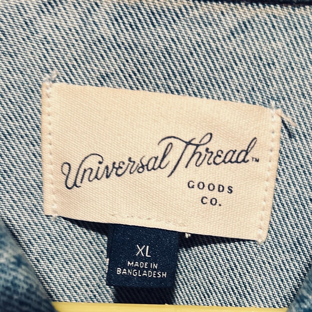 Universal Thread Men's Studded Blue Denim Jacket - Picture 4 of 6